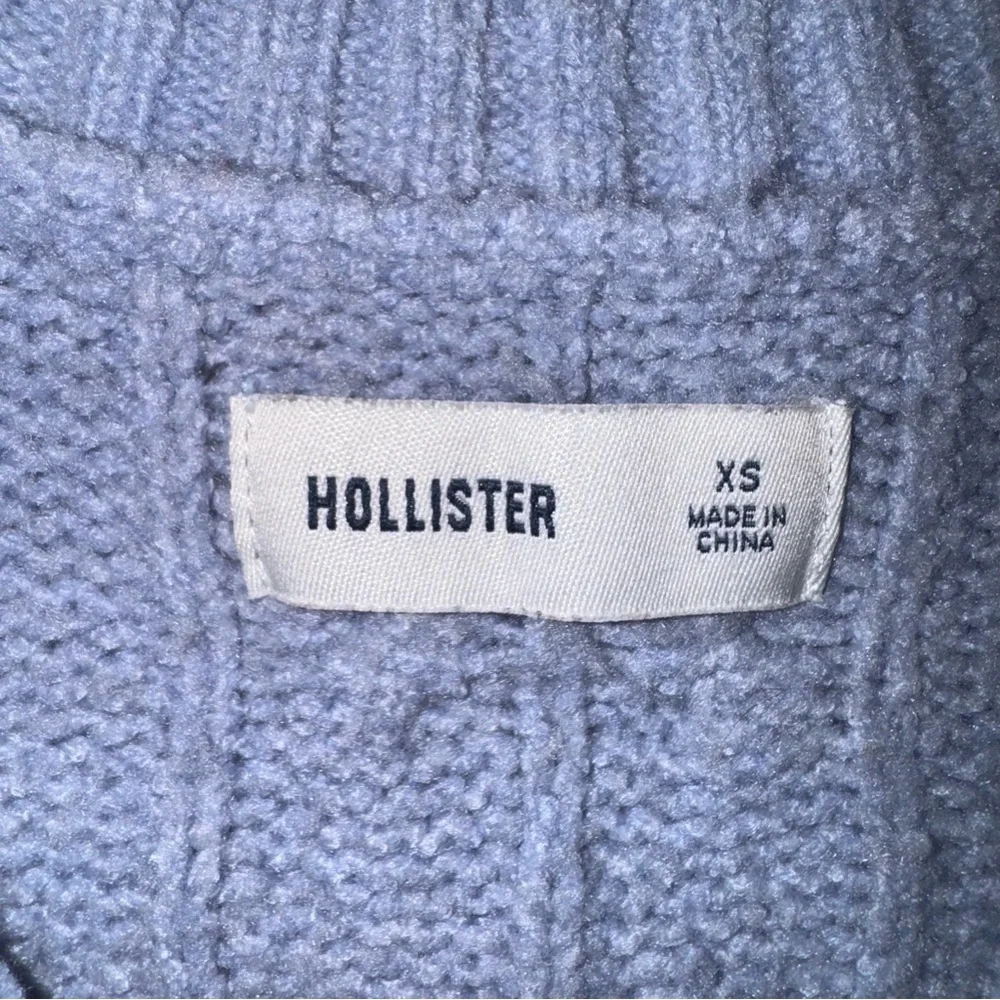 Hollister Blue Crew Neck Cable Knit Sweater - Picture 3 of 11